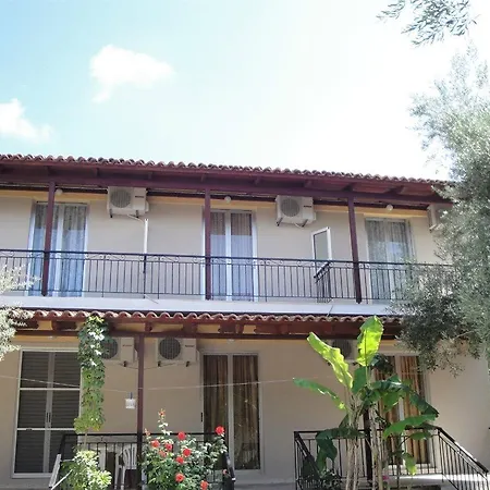 Annas Apartman *